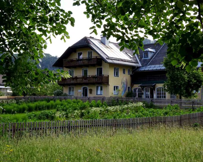 Das Hildegardzentrum des Klosters beherbert das Ambulatorium und einen Gästetrakt.