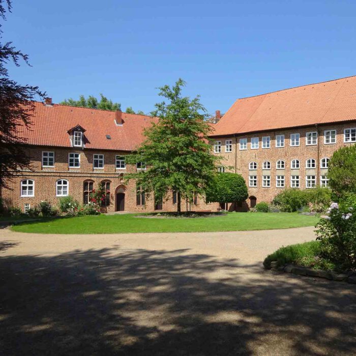 Das Innere des Klosterhofes ist ein Hort der Ruhe.