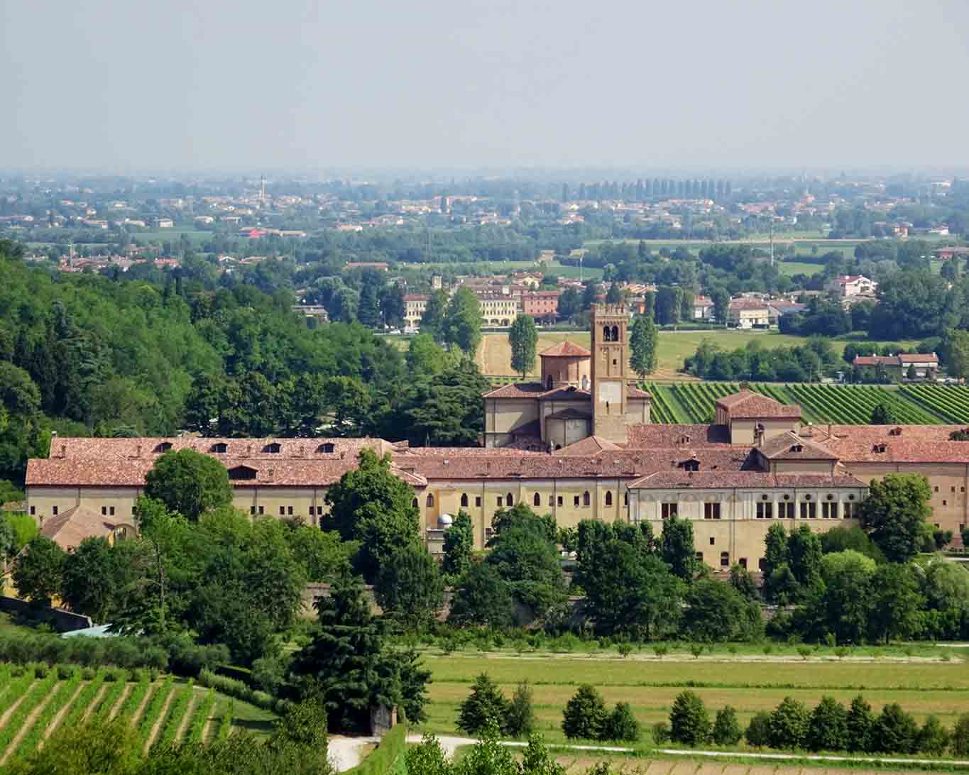 Altehrwürdige Benediktiner-Abtei an den Ausläufern der Abano-Berge Norditaliens.
