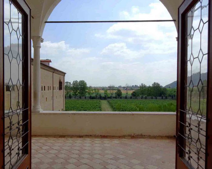 Blick von der Loggia auf die Gärten der Abbazia di Praglia.