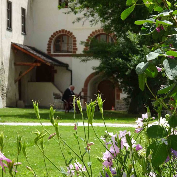 Die Gärten des Klosters sind auch eine Oase für Ruhesuchende.