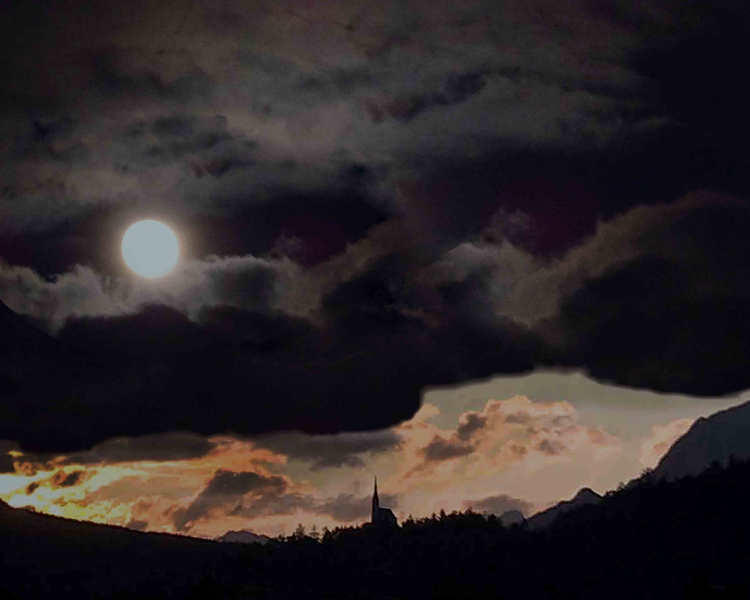 Man weiss es nicht ganz genau, wann die Rauhnächte beginnen, und wann sie enden. Nur eines ist gewiss: die einen beschreiben sie als die zwölf Tage nach Weihnachten, die anderen als zwei Tage vor und nach dem Jahreswechsel.