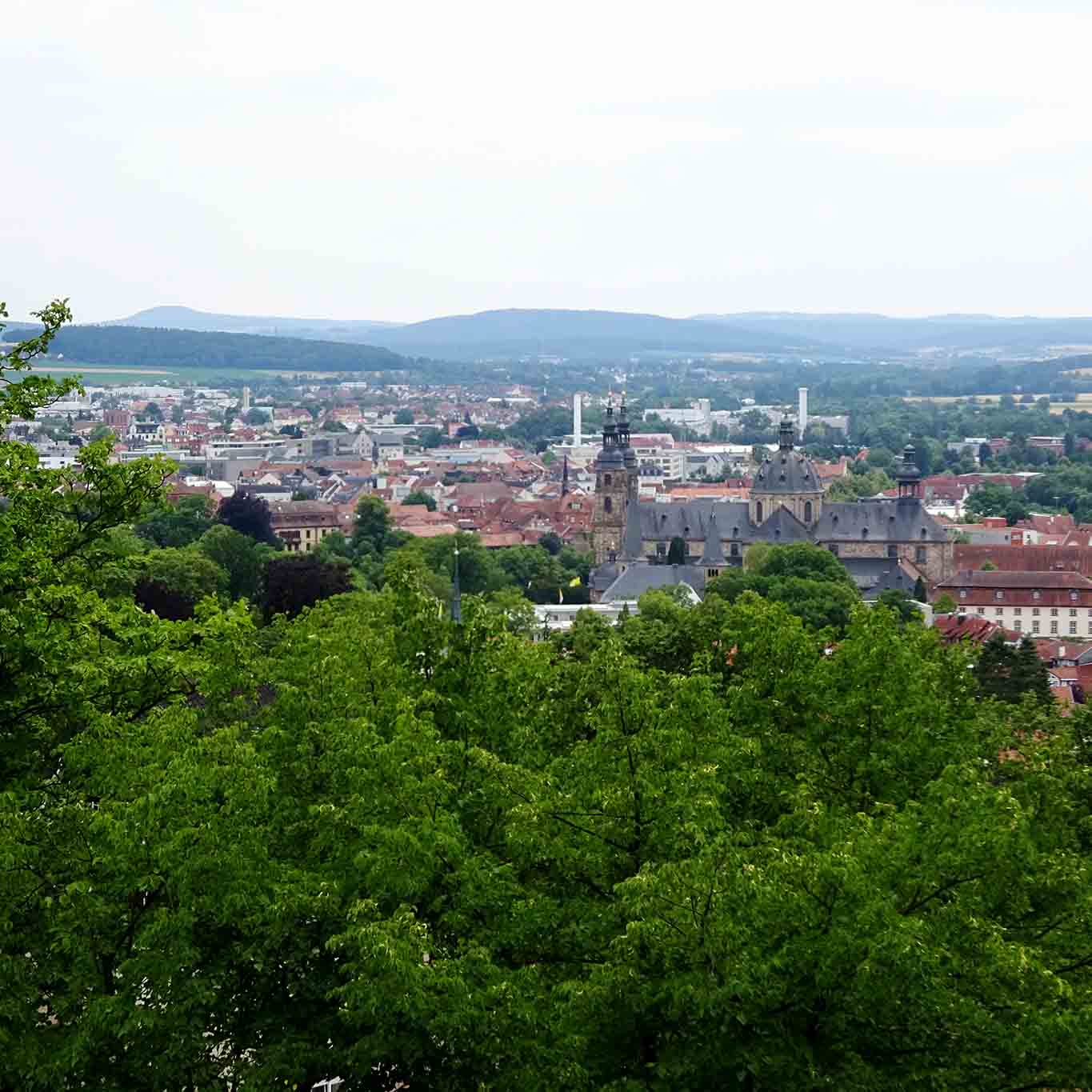 Blick auf die Bischofsstadt Fulda vom Frauenberg.