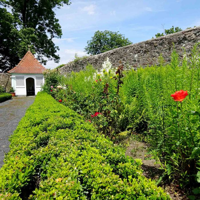 Typisches Gartenutensil einer barocken Gartenanlage: die Laube.