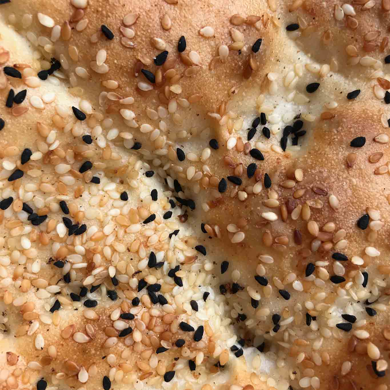 Schwarzkümmel ist ein beliebtes Gewürz für arabisches Fladenbrot.