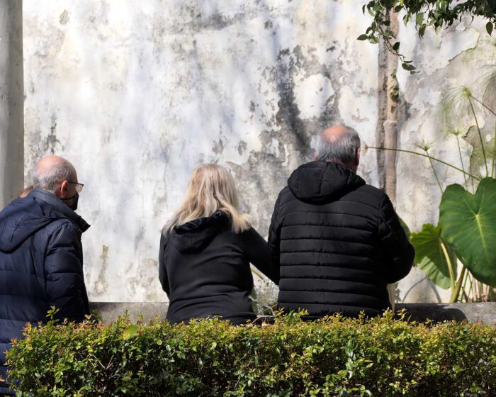 Andächtige Besucher