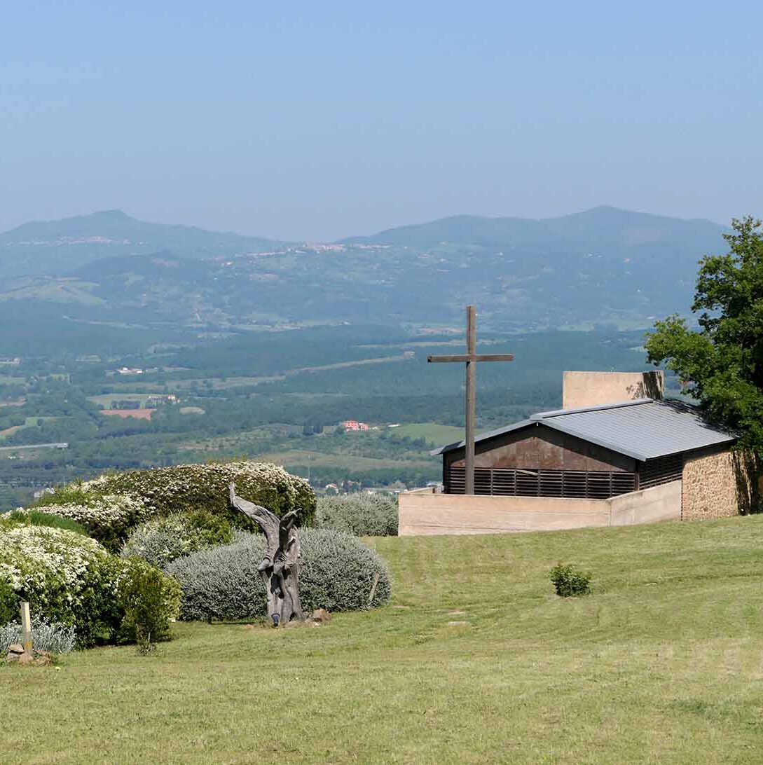 Monastero di Siloe, Klostergarten: Maremma und La cappella della SS.ma Trinità