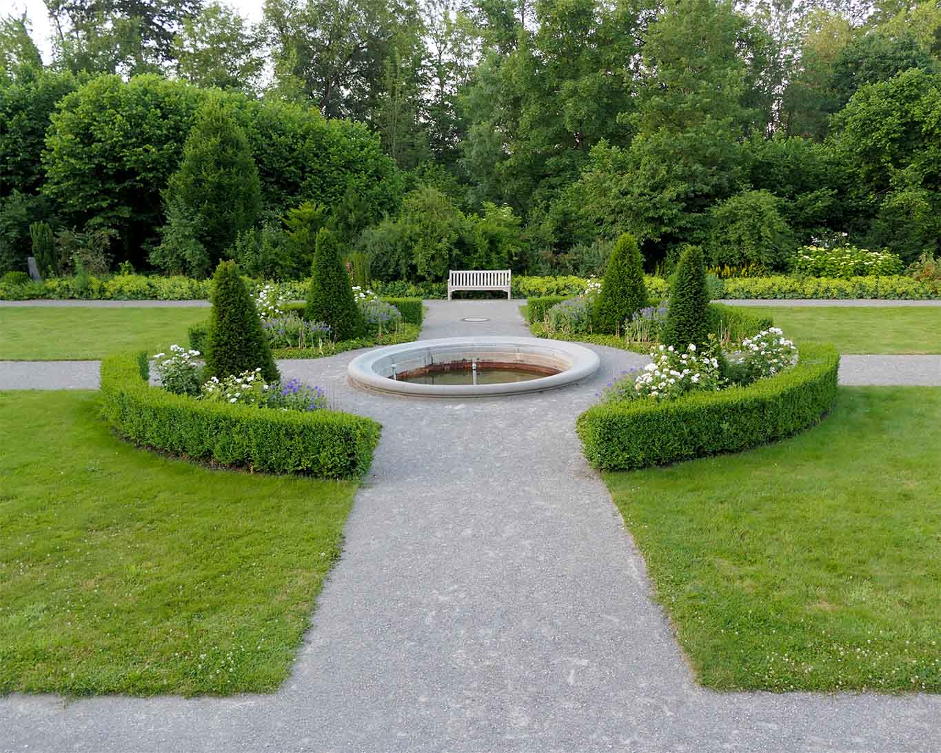 Der Springbrunnen im Zentrum des barocken Gartens.