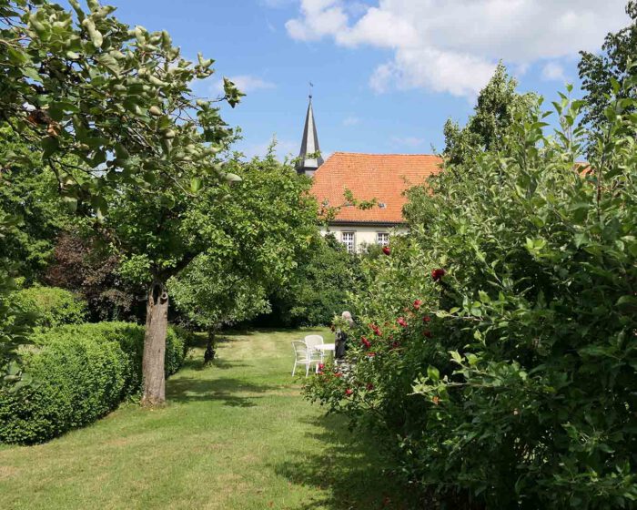 Impression aus dem Garten des evangelischen Klosters Wülfinghausen.