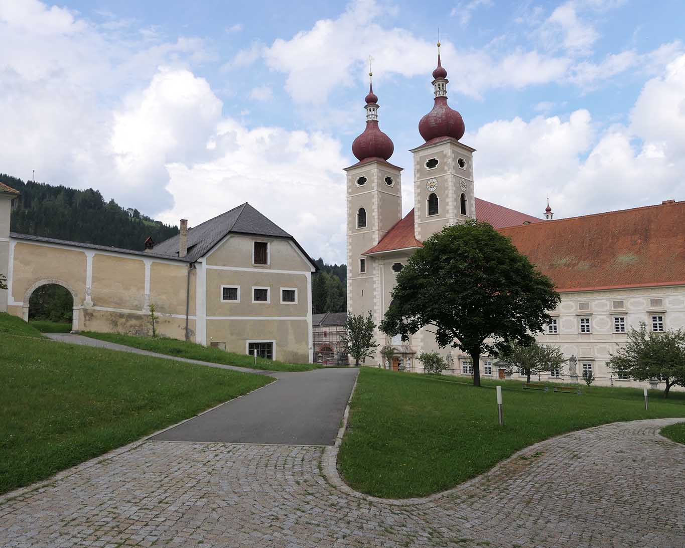 Das Benediktinerstift St. Lambrecht in der Steiermark ist auch zugleich der id Kustode für die Wallfahrtskirche in Mariazell.