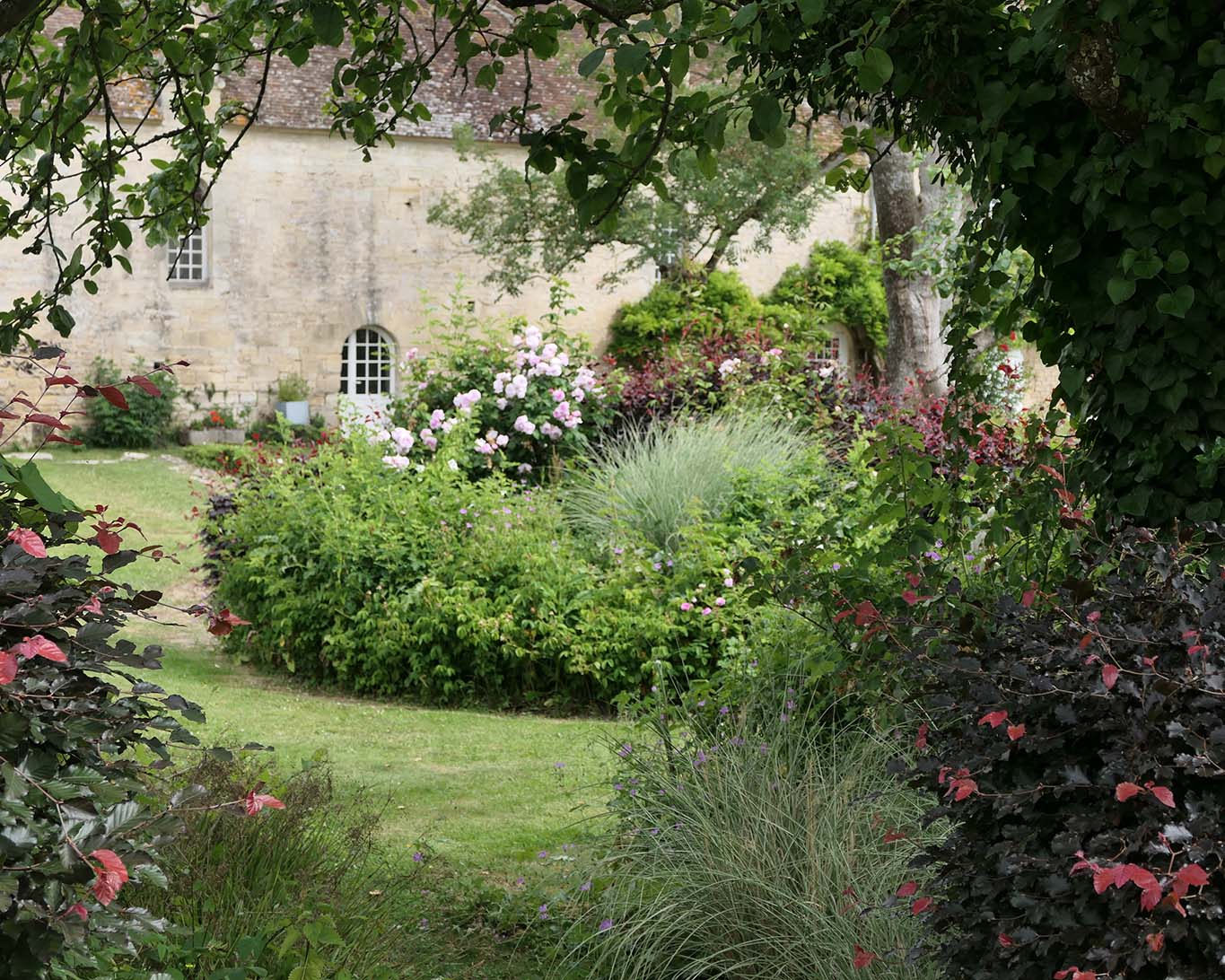 Die wilden Ecken des Klostergartens verströmen ein wenig Atmosphäre.