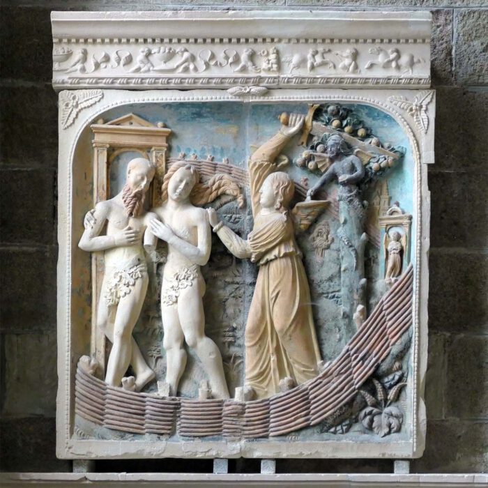 Die Vertreibung aus dem Paradies in einer Darstellung in der Klosterkirche der Abtei Mont Saint Michel.