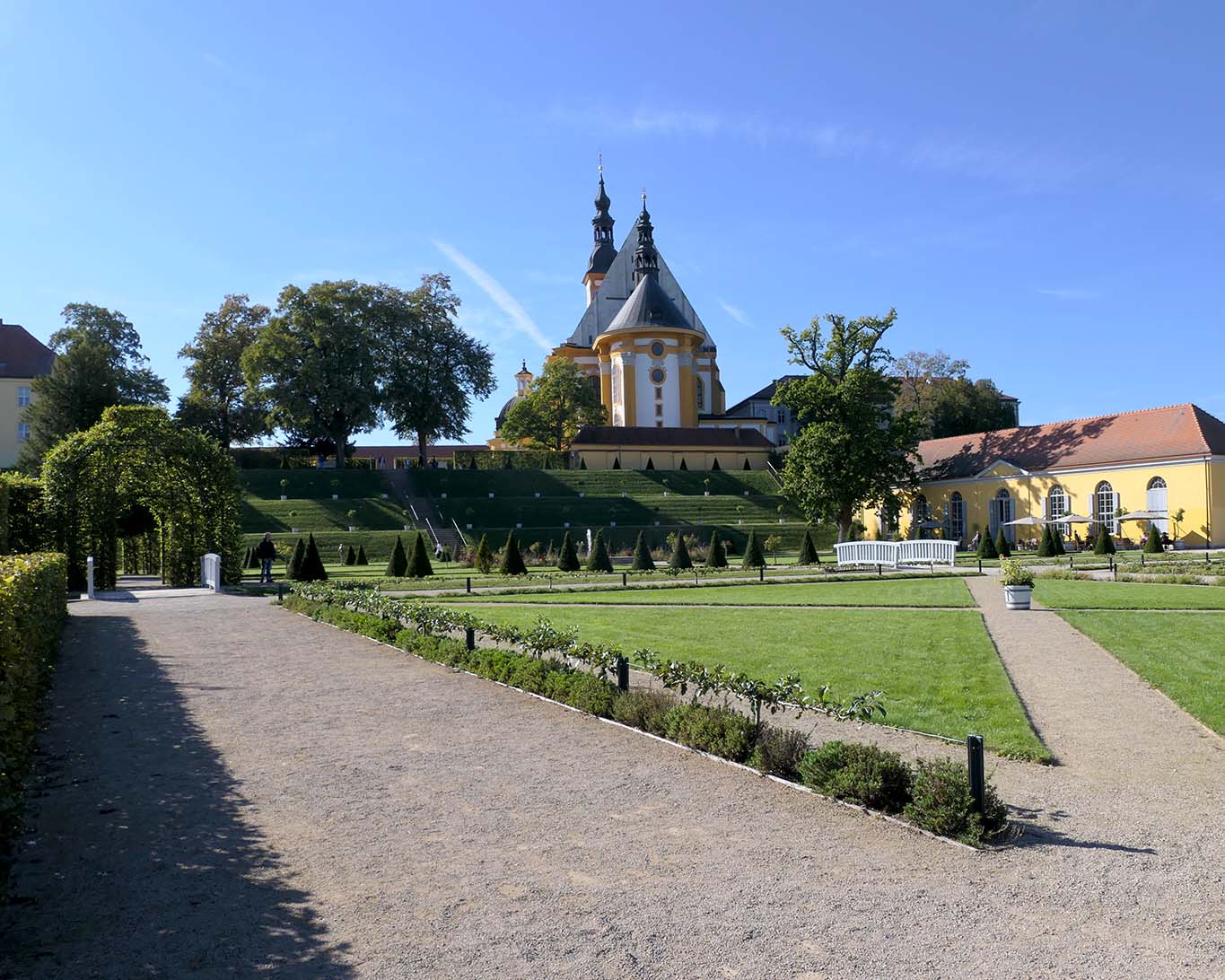 Blick auf den Lustgarten der ehemaligen Klosteranlage im brandenburgischen Neuzelle.