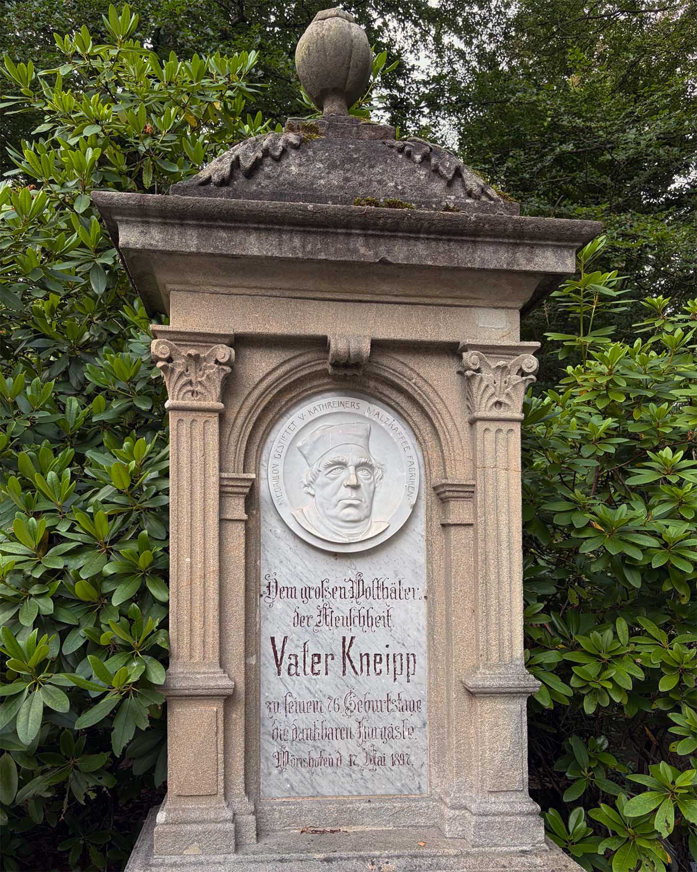 Das Vater-Kneipp-Denkmal stifteten dankbare Kurgäste.